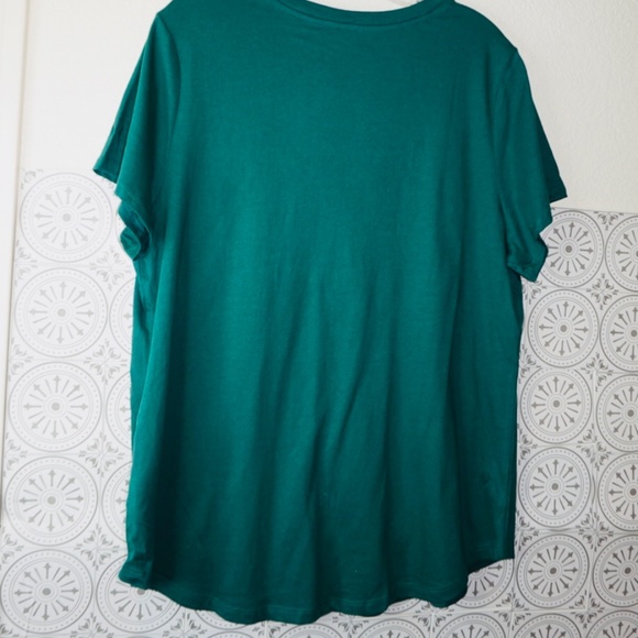 Old Navy Everywhere T-shirt - Picture 5 of 5